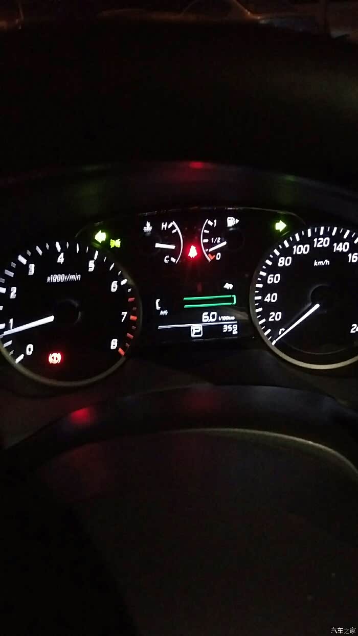 请问大神,新轩逸自动挡提车当天加200元油,只跑300公里