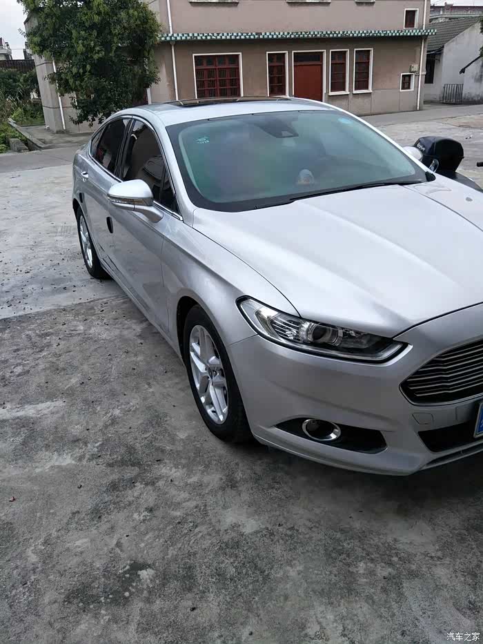 蒙迪欧有没有银色的?