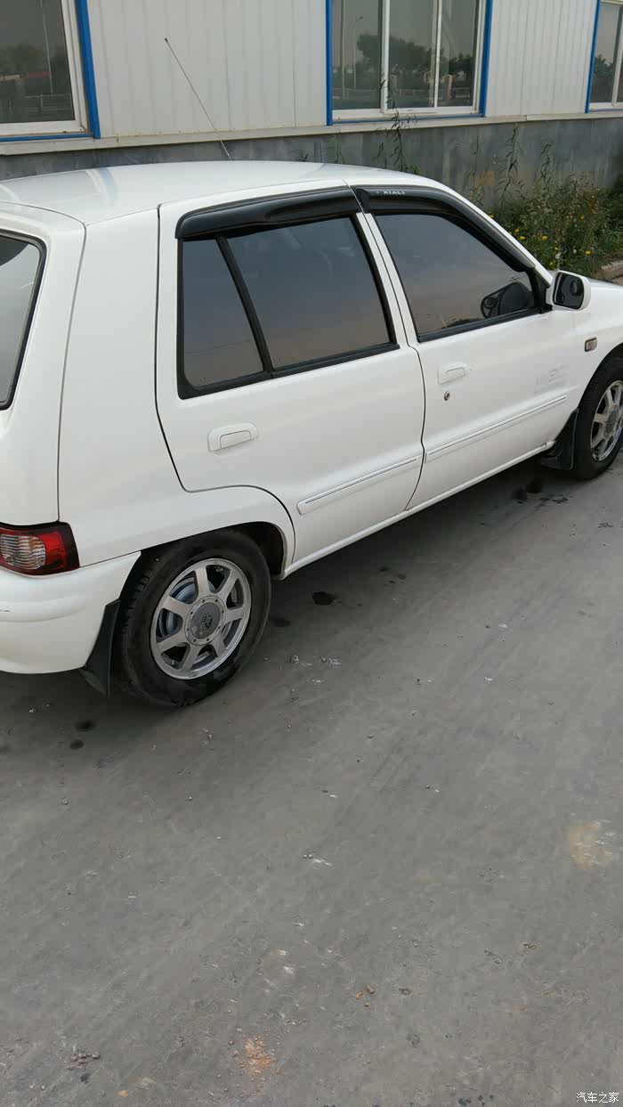 09年的两厢a ,才跑了两万多公里,大后天就送卖给贩子了.发个纪念贴