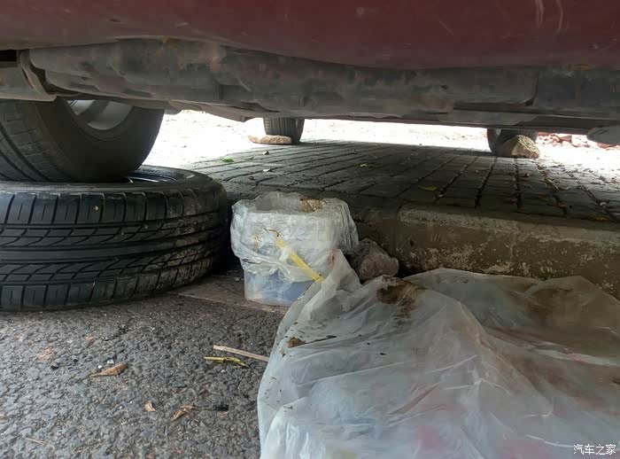 给没有地沟,又想自己diy做保养的车友一点儿参考!