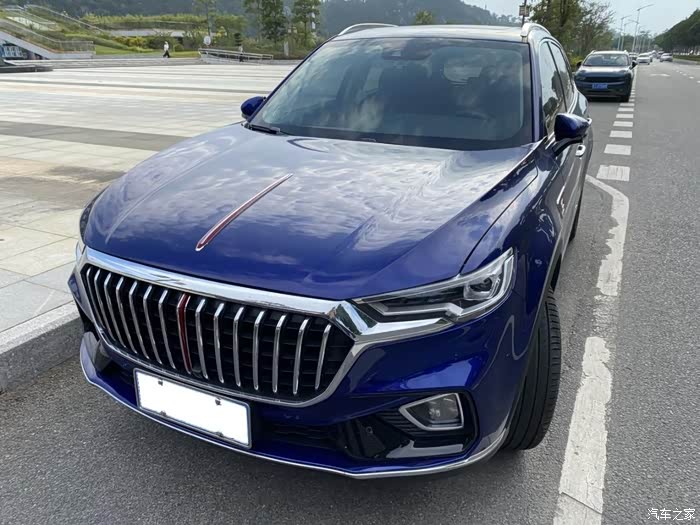 时尚大气的红旗hs5