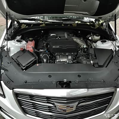 打开发动机盖看看