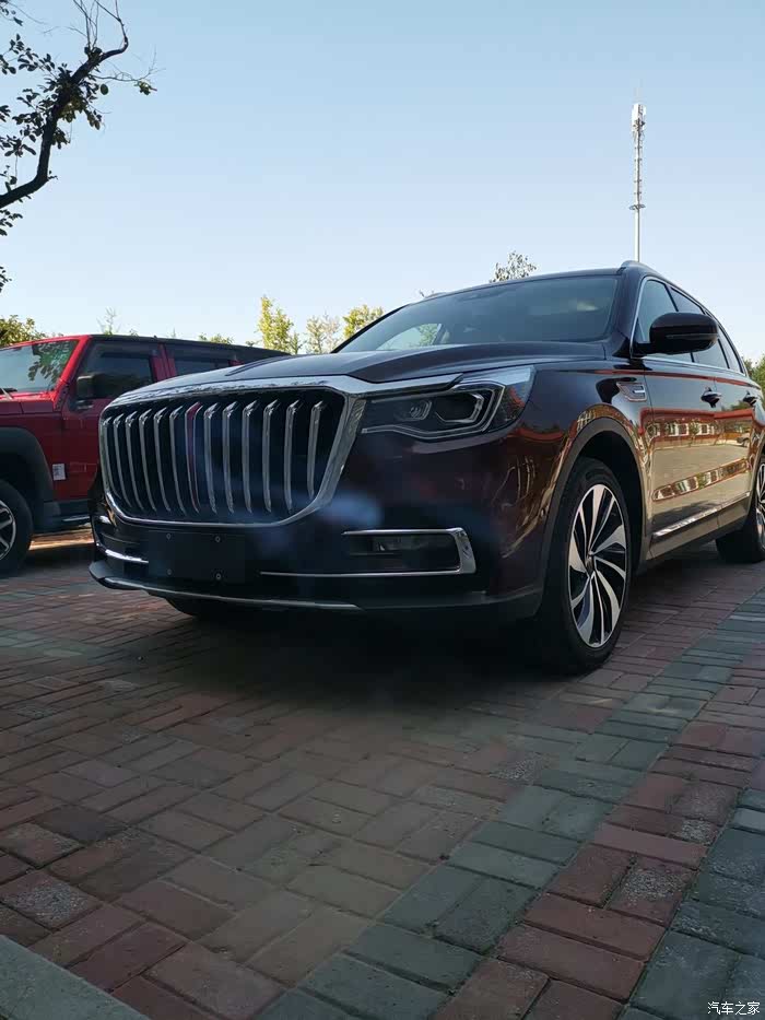 实拍红旗h7,外形气场强大,适合当作一款商务车型