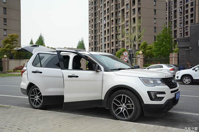 新款探险者3.5t提车作业—放弃四缸机投身6缸机