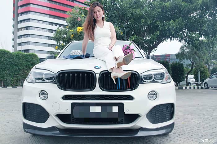 【图】香车美女,纯白诱惑(海量美图)_宝马x5论坛_汽车之家论坛