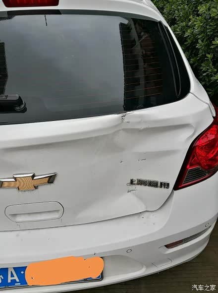 次撞   阴天心   玻璃  灯 没事4s店说换新3000洋想修有推荐店吗