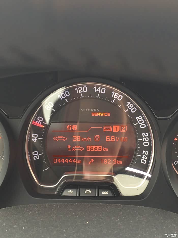 06/27 17:24:02 发表在 47楼  呵呵,c5挂上t以后油耗比a级车都低了,6