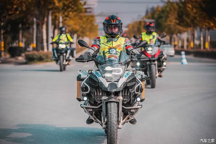 水鸟与自行车比赛的激情相约