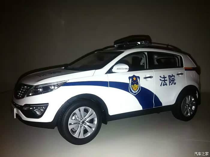 118迈腾智跑警车版