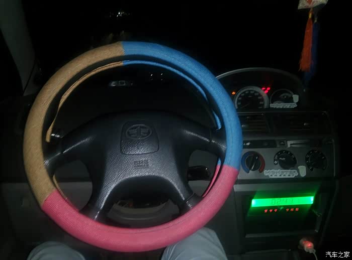 威志车仪表盘为什么设计在中间