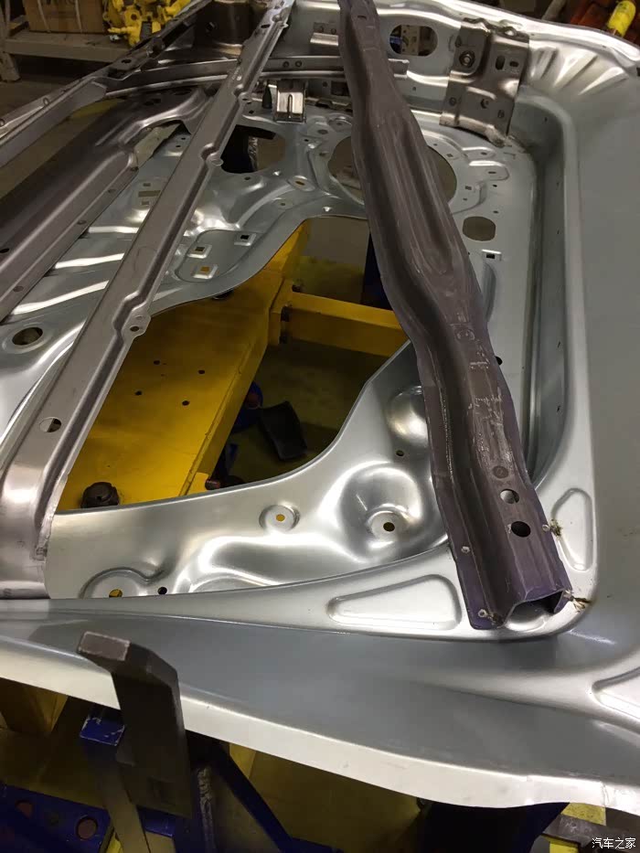 看看金牛座的车门防撞梁怎么样