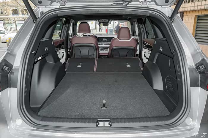 星越l空间好大啊后备箱这么大来个7座不行吗