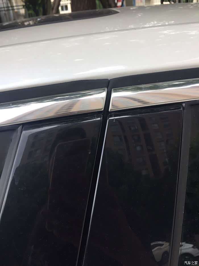 换胶条门框烤漆装饰条空隙你们也这样吗