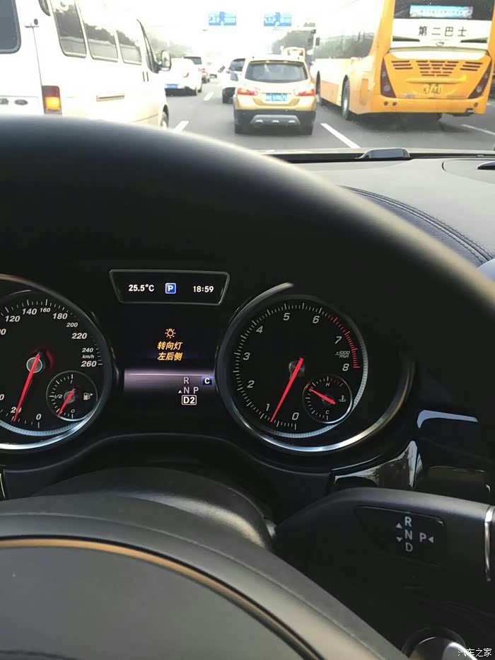 奔驰gls450在行驶的时候,有时候仪表显示"转向灯左后侧"