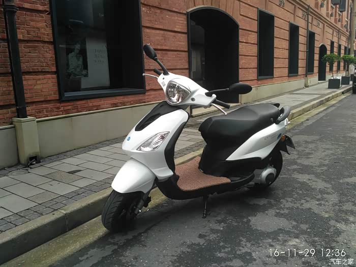 顽皮的车童比亚乔fly50出口版提车用车改车