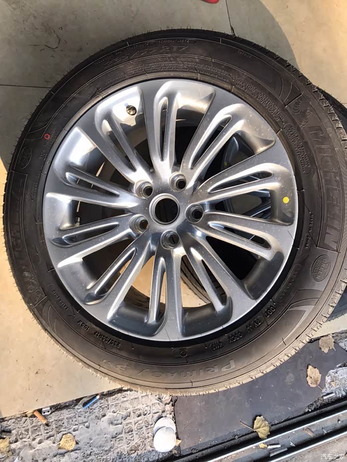 新君越20t17寸轮毂升级28t18寸轮毂