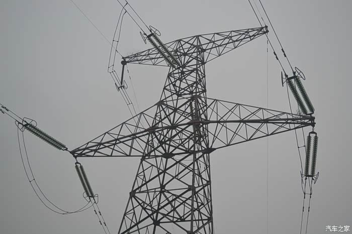 住高压线(不知道多少KV)右边楼房,对小孩有没