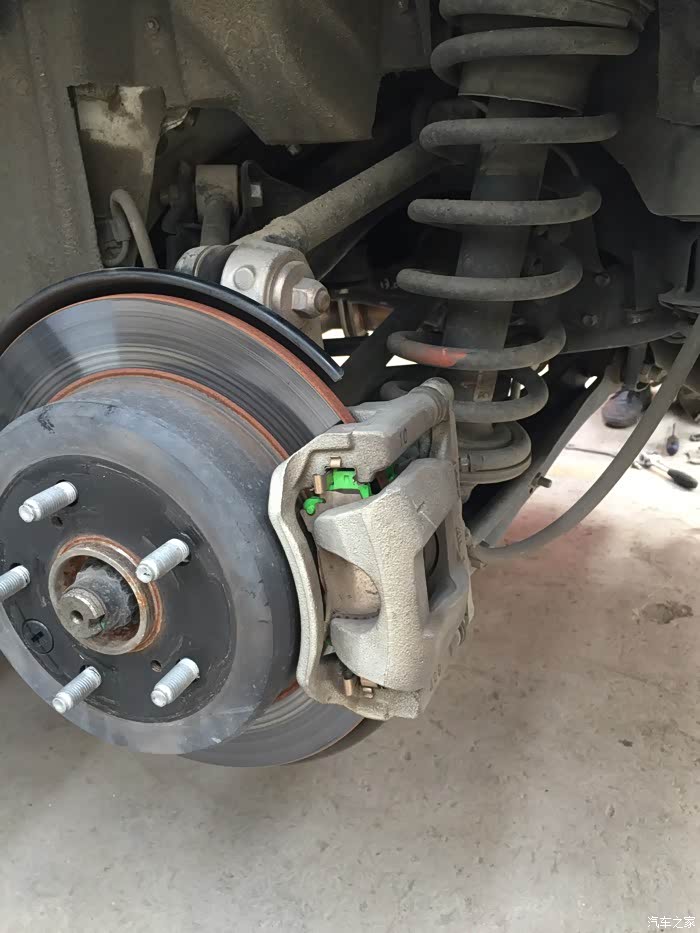 锐志更换hawkebc刹车片简单作业