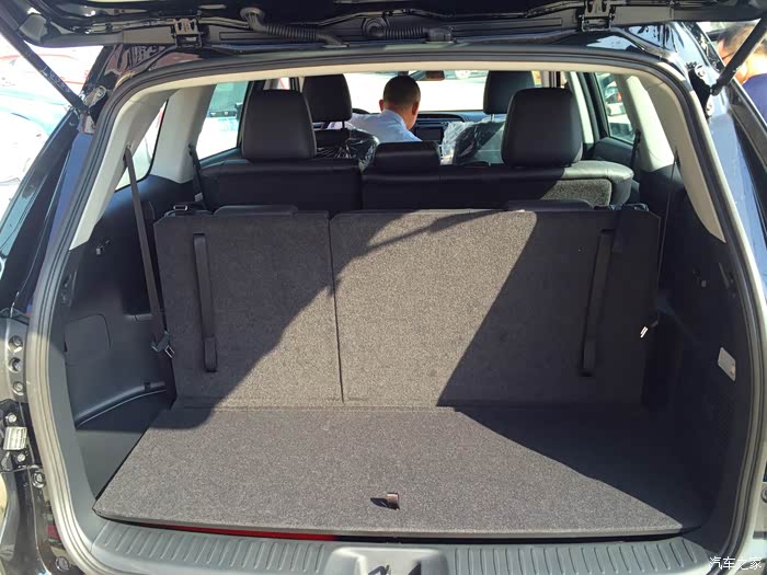 陪哥们提2015汉兰达四驱豪华炫晶黑简谈