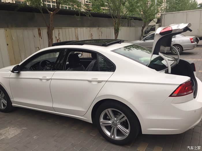 新车不到一个月太阳纹