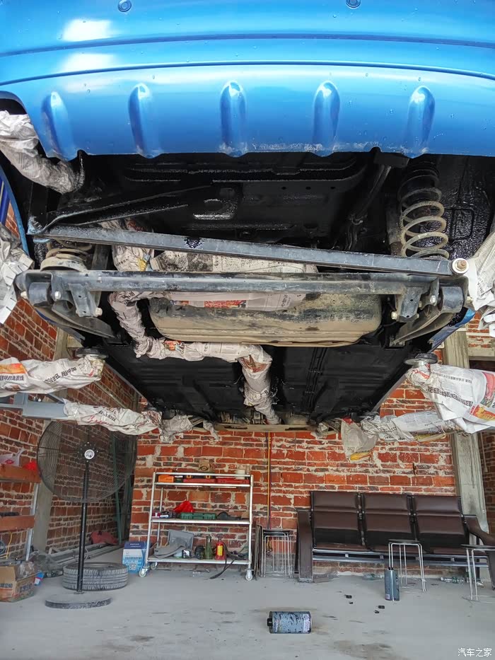 【图】乐驰喷底盘装甲过程_乐驰论坛_汽车之家论坛