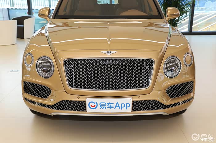 18款宾利添越40金色