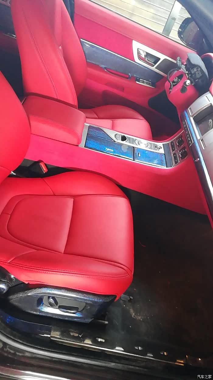 【图】xf内饰全改,宾利红真皮,黑红麂皮绒搭配,骚气十足_捷豹xf/xfl