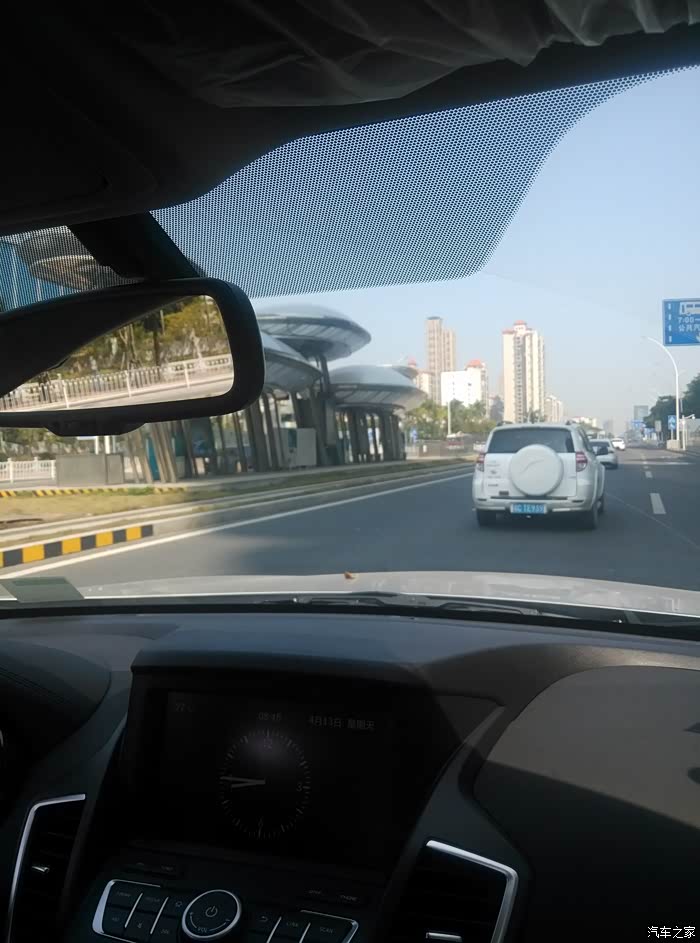 在这不冷不热的天气最好就是开着mx5出去吹吹风