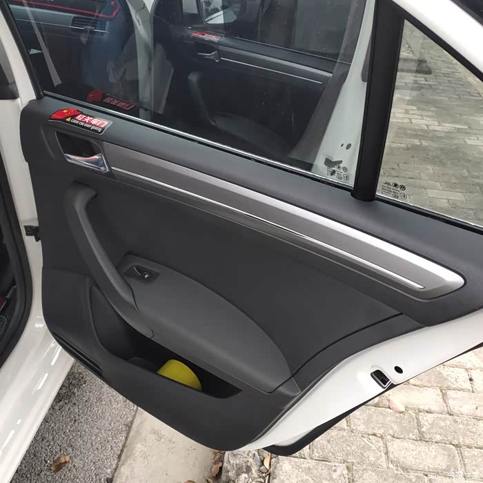 新桑塔纳低配自己升级原厂银灰拉丝高配门板及一些内饰配件