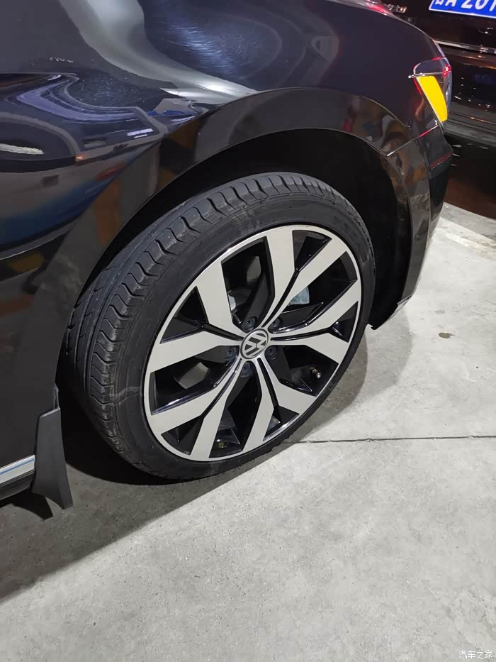 出售18寸梅花瓣轮毂