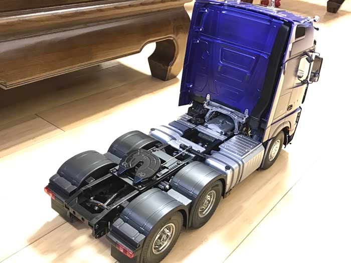 田宫1/14 奔驰3363拖头完成靓照