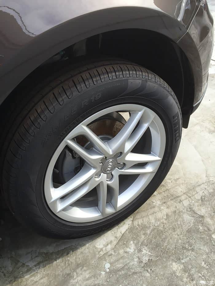 【图】昨天刚定q5舒适型现车 想问问这个是什么品牌的轮胎_奥迪q5论坛