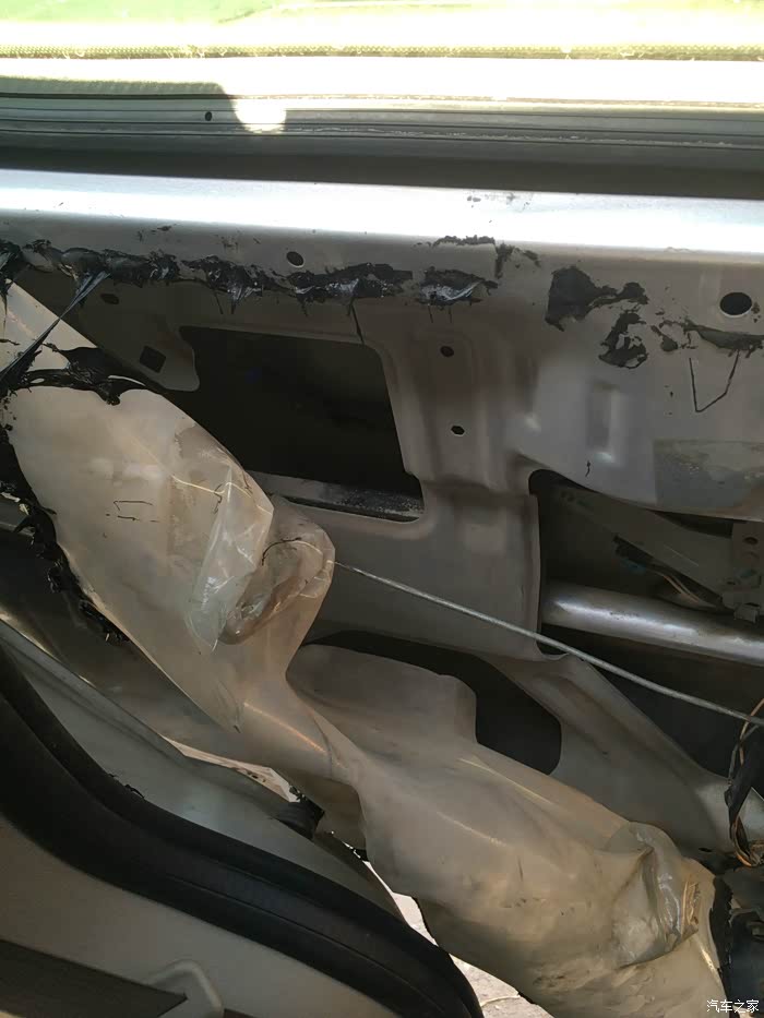 gl8中门把手被玩坏了自己动手更换