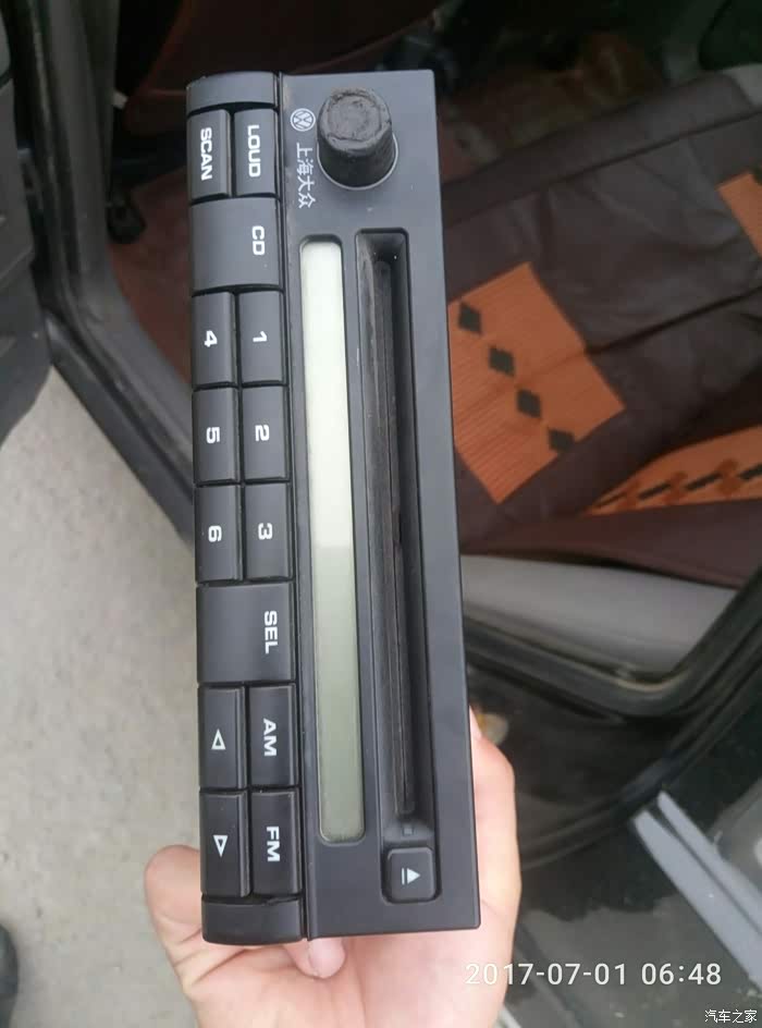 普桑车友们帮帮忙.我cd机报废了,可有拆车.请联系我谢