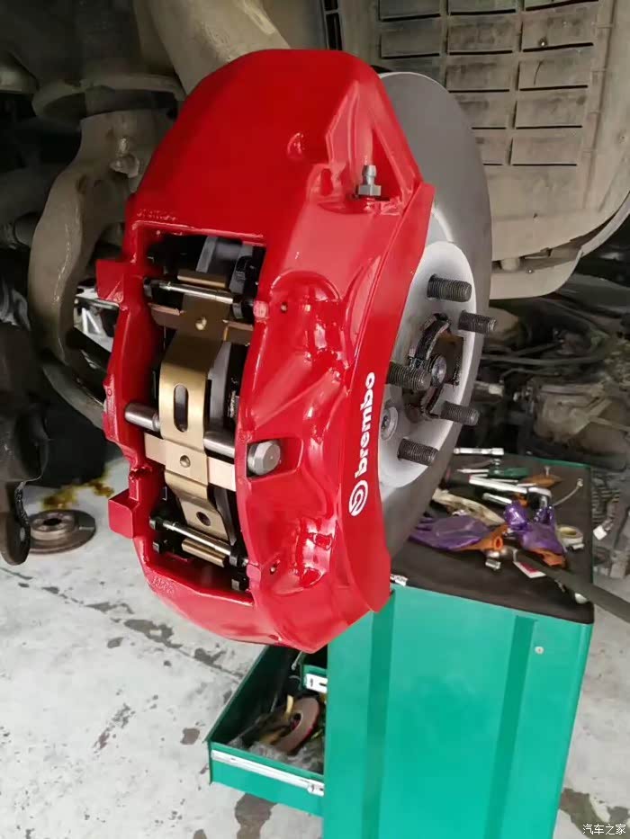 5.0的刹车就感觉红色百搭