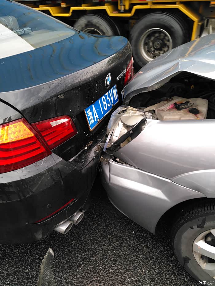 10 | 回复: 1 宝马5系论坛 车被追尾了,对方只有交强险,问问大家该