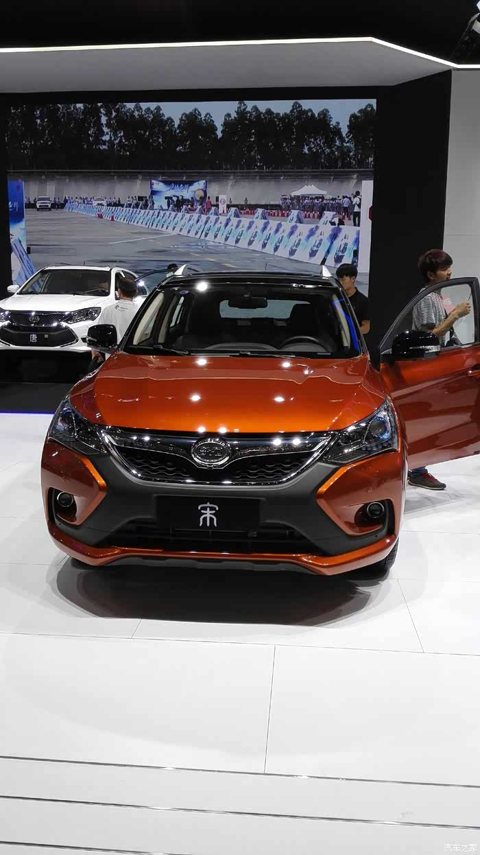 【图】今天车展看到的宋,不怎么感冒,燃油的8到15万,_比亚迪s6论坛