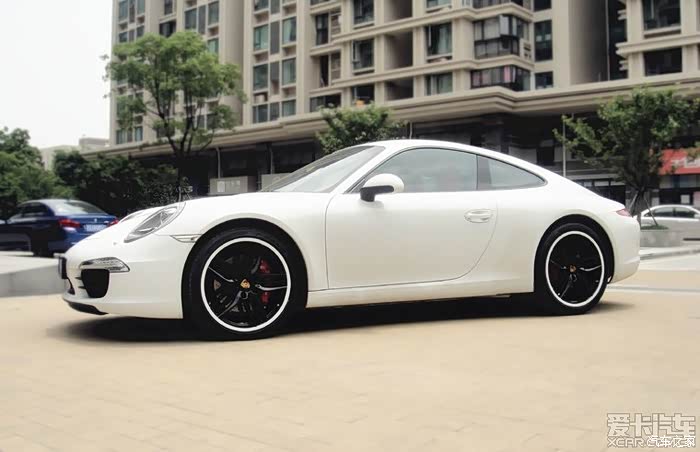 白色车配什么轮毂好看,大家上图看看