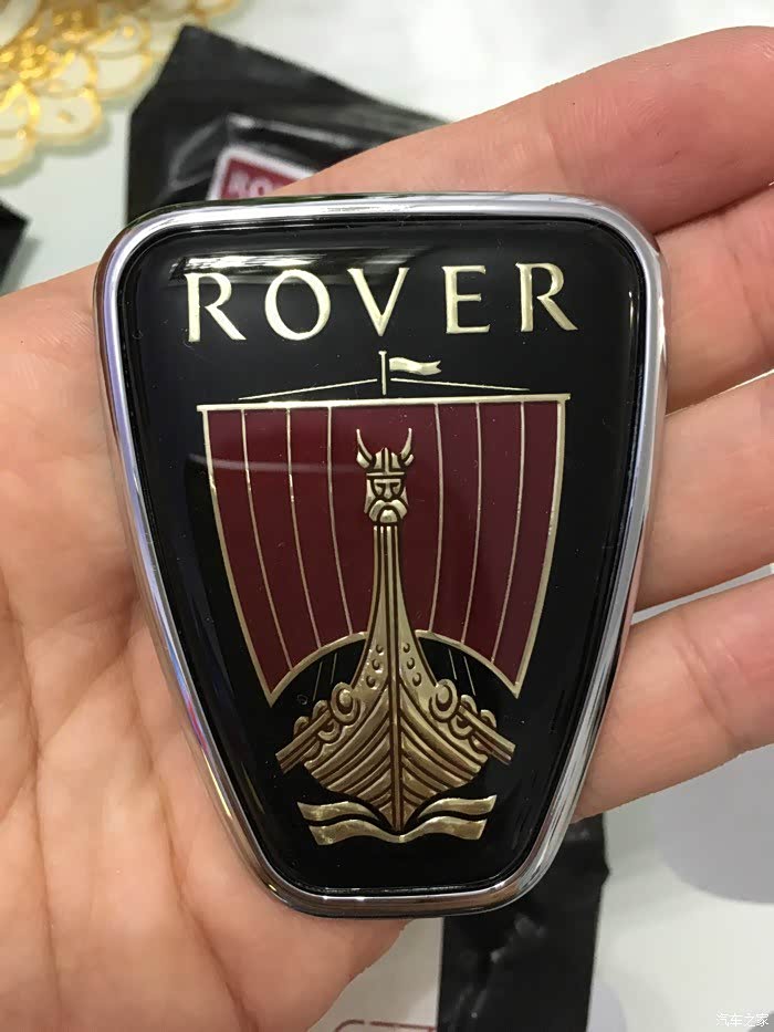 荣威的车标本来是国外罗浮的样子