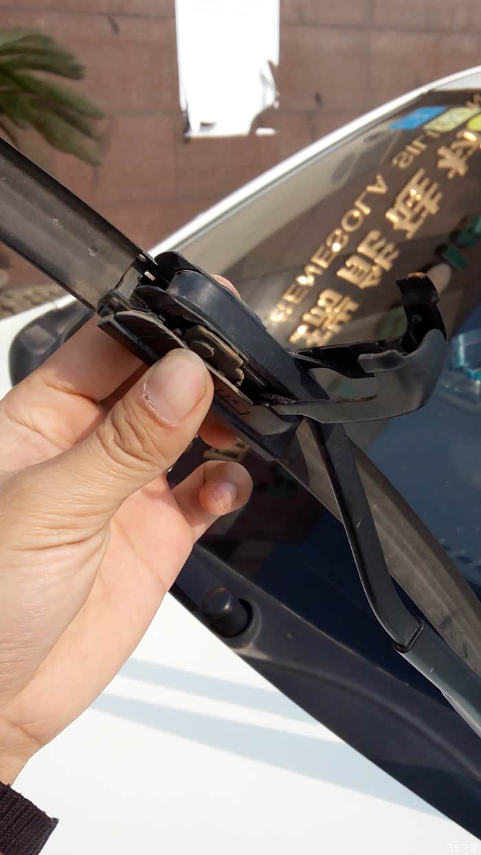 四川长安家族小逸第n次diy更换雨刮器求申精