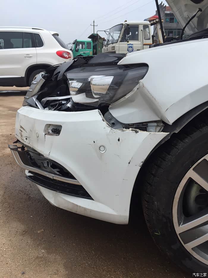 【图】提车半年出车祸了_一汽-大众cc论坛_汽车之家论坛