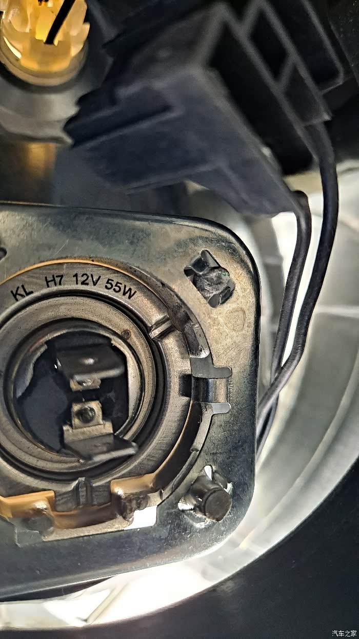 【图】近光灯泡如何换_标致301论坛_汽车之家论坛