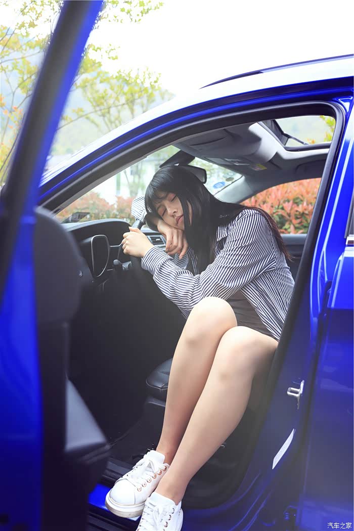 "媳妇当车模" 在最美的g318国道上,遇见最美的她【续集】