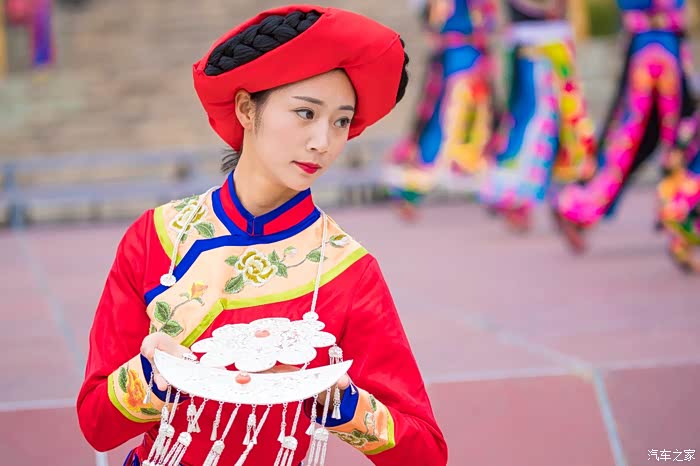 跟着我的镜头,咱们到茂县去参加羌族新年,看羌族绝色美女!