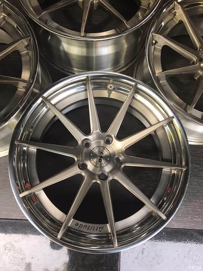 出csb19寸双片定制锻造轮毂上车一个月