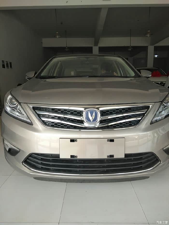 四川长安巴中分会带同事体验逸动16款咖啡金