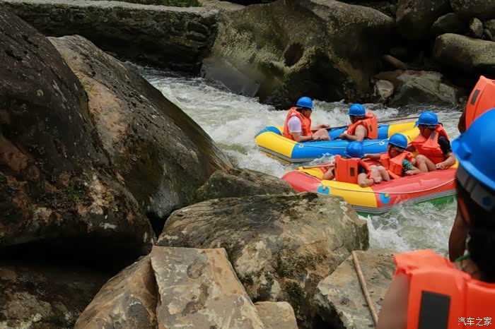 重庆福特车友会石柱黄水漂流露营活动圆满结束
