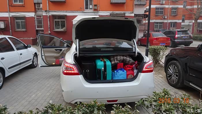 后备箱能放几个拉杆箱