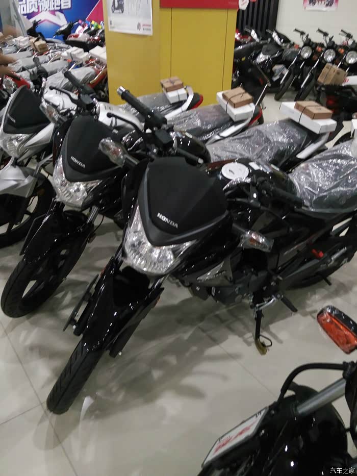 下雨天,市区求购honda cbf 150-sf战神