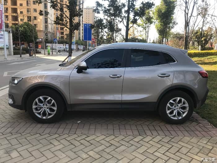 颜值担当实力担当实用价值担当宝沃bx514t先锋型金色